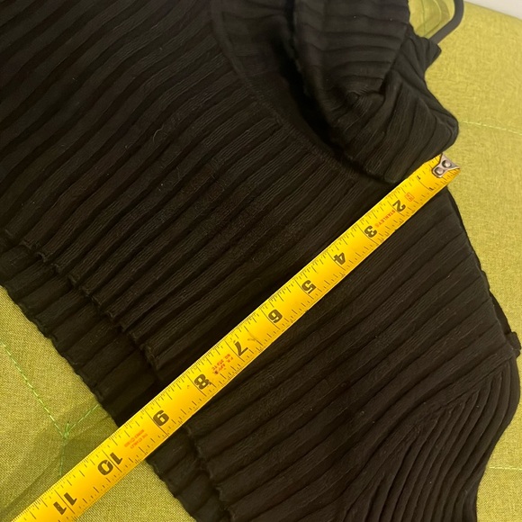 Wolford Super Crop Bolero Turtle Neck Sweater-Wool Blend - Picture 14 of 16